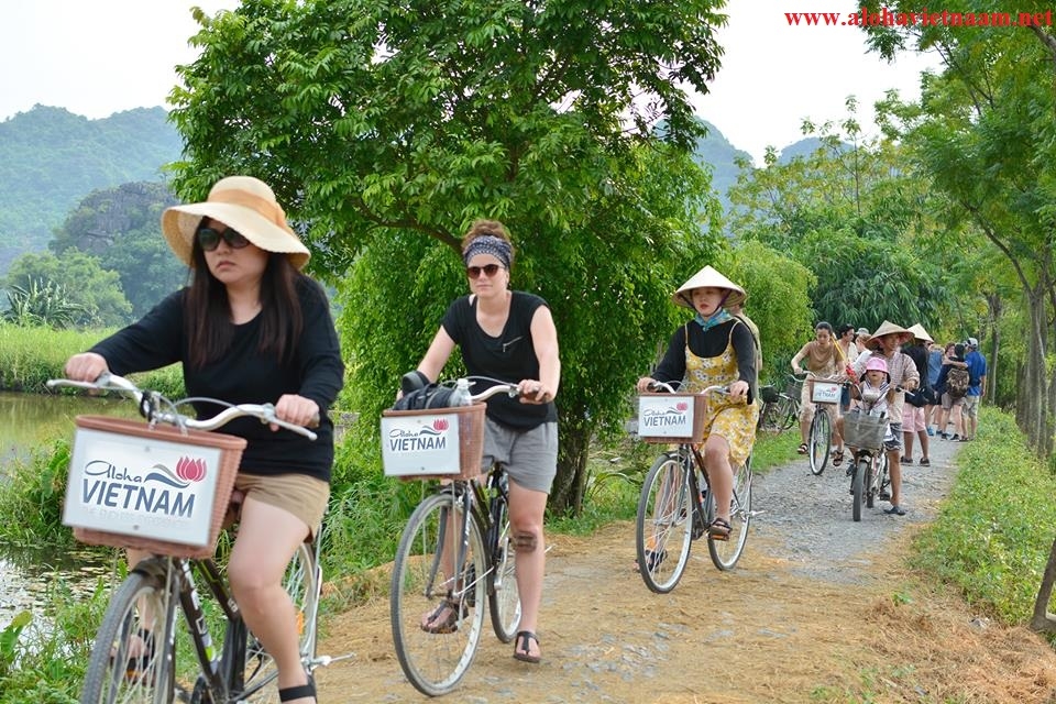 Hoa Lu - Mua Cave - Tam Coc- Bike - Swimming with Sunset Party