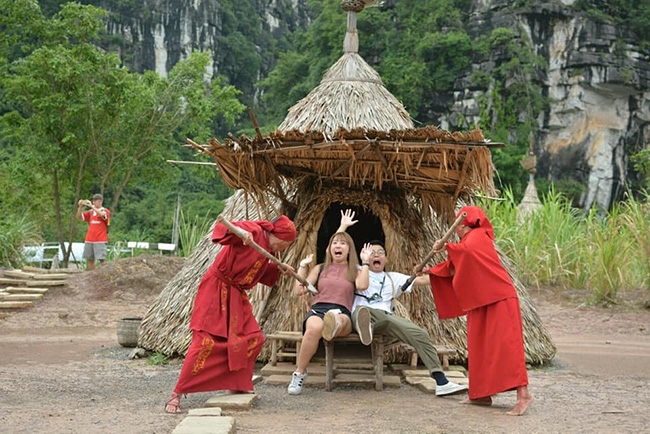 Hoa Lu- Tuyet Tinh Coc - Trang An KONG Skull Island Film Set